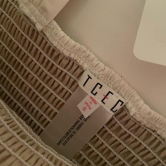 FAUX LEATHER RUFFLE TOP - Picture 3 of 3